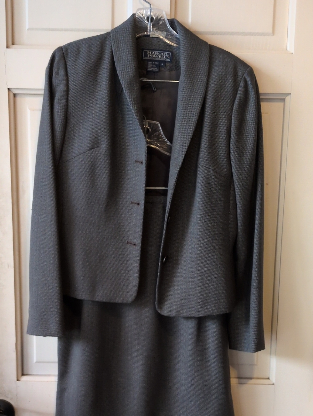 Harold's Gray Two-Piece Wool Women's Skirt Suit